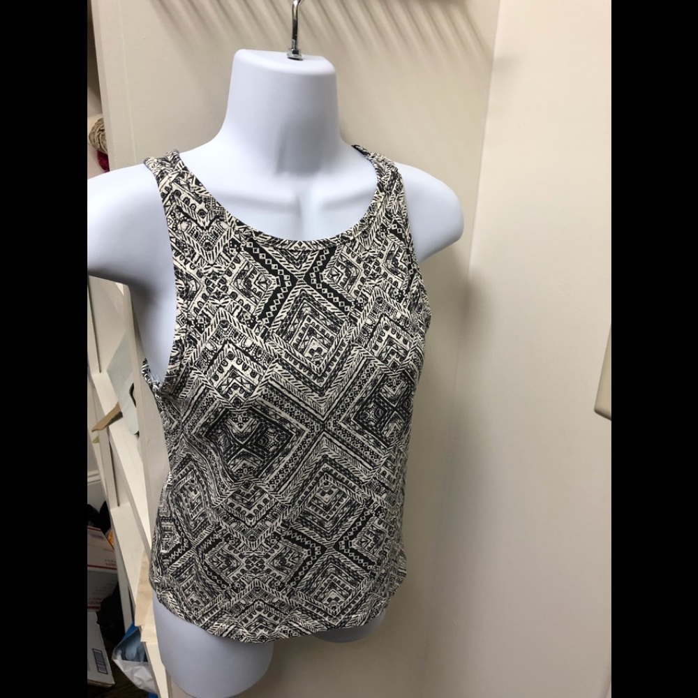 🎊price drop Free Mossimo top